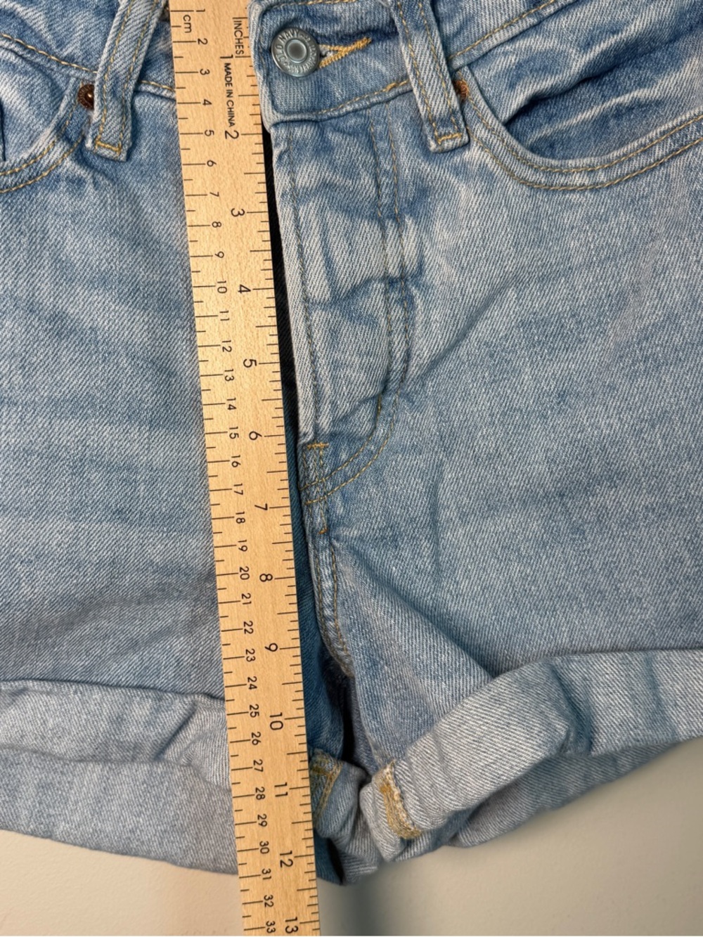 Old Navy High-Rise OG Straight Jean Shorts Vintage Retro| Light Wash | Size 2 - Picture 6 of 7